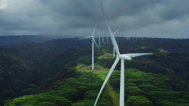 4K航拍电影感风能太阳能可再生能源视频素材