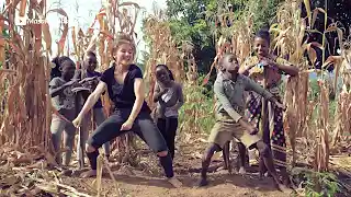非洲跳舞的黑人小孩视频素材4K版