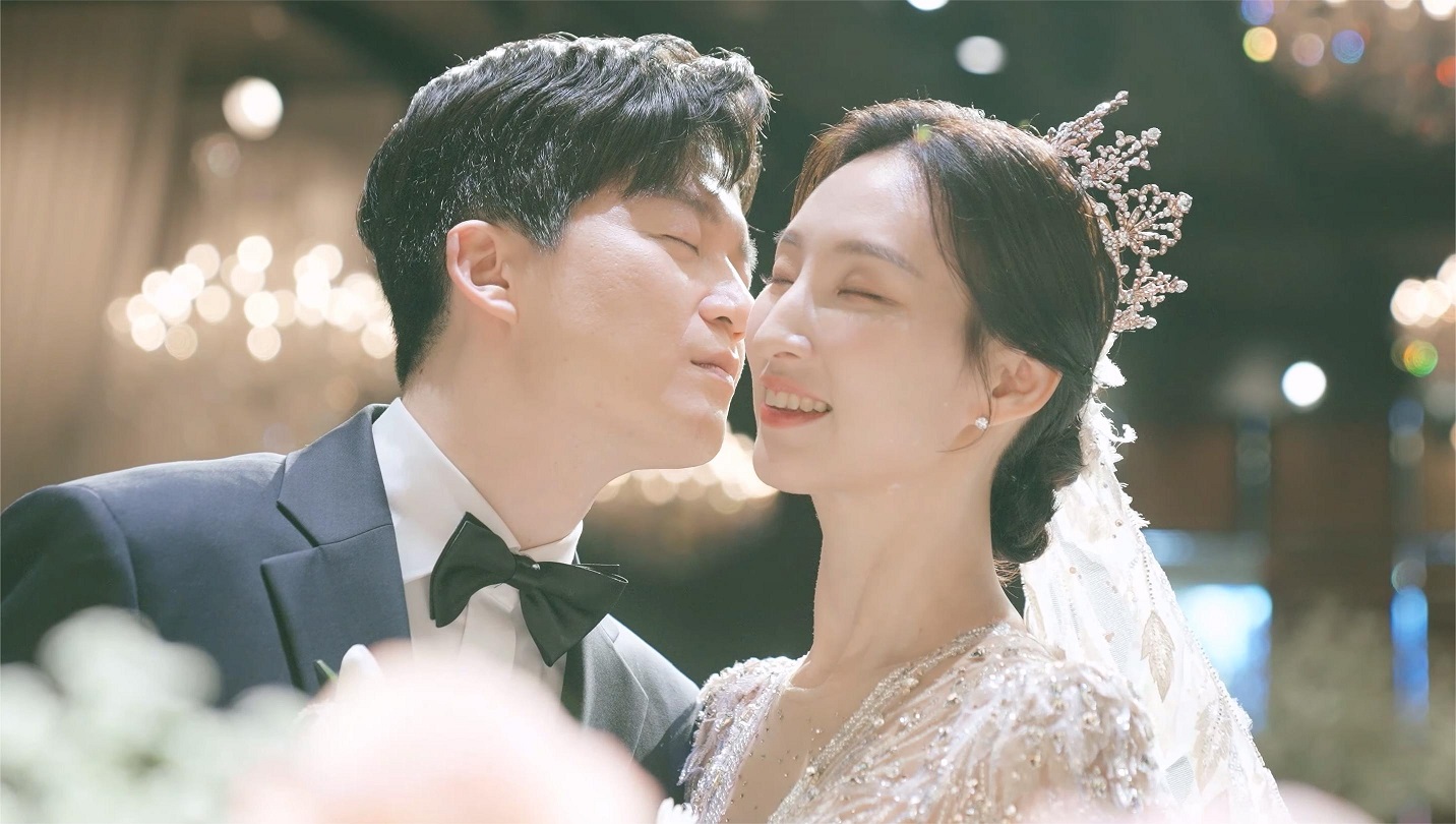 结婚视频素材4K韩国新娘婚纱美女幸福甜美视频